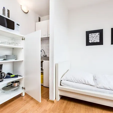 Budget Friendly Apartments Cologne Exterior photo