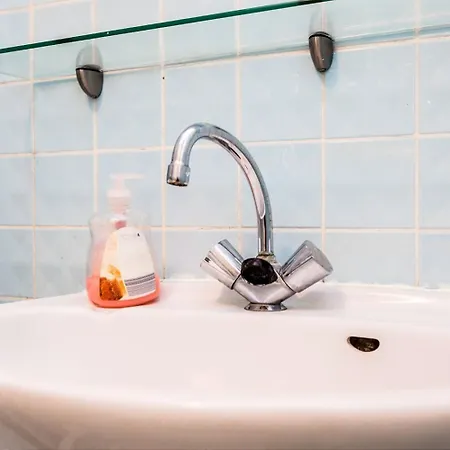 Budget Friendly Apartments Cologne Exterior photo