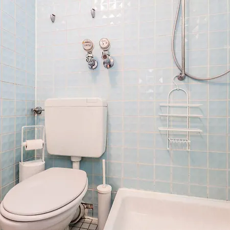 Budget Friendly Apartments Cologne Exterior photo