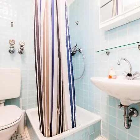 Budget Friendly Apartments Cologne Exterior photo