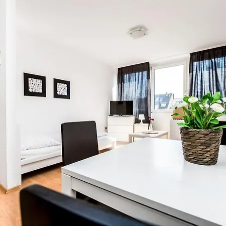 Budget Friendly Apartments Cologne Exterior photo