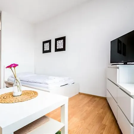 Budget Friendly Apartments Cologne Exterior photo