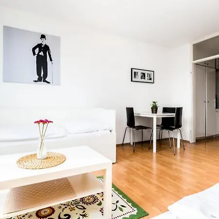 Budget Friendly Apartments Cologne Exterior photo