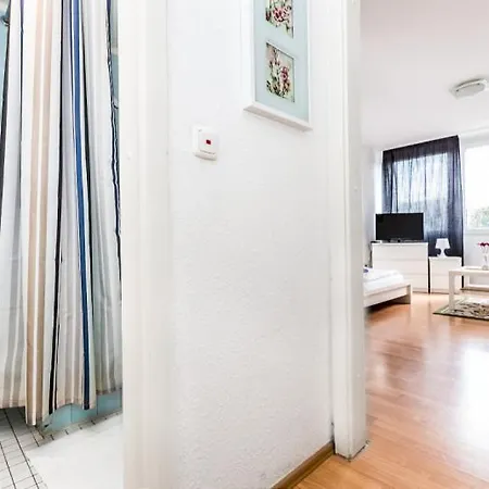 Budget Friendly Apartments Cologne Exterior photo
